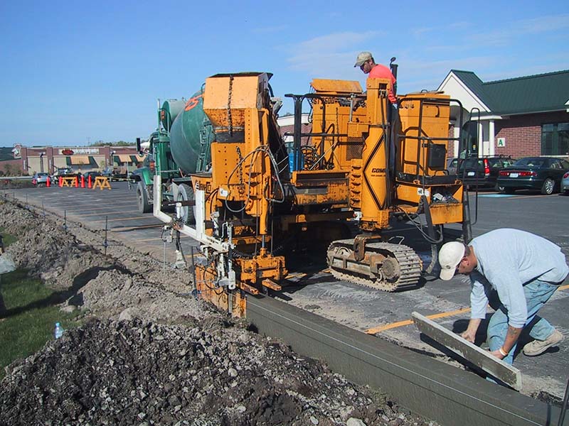 Lan-Co Pouring Concrete in Shopping Plaza